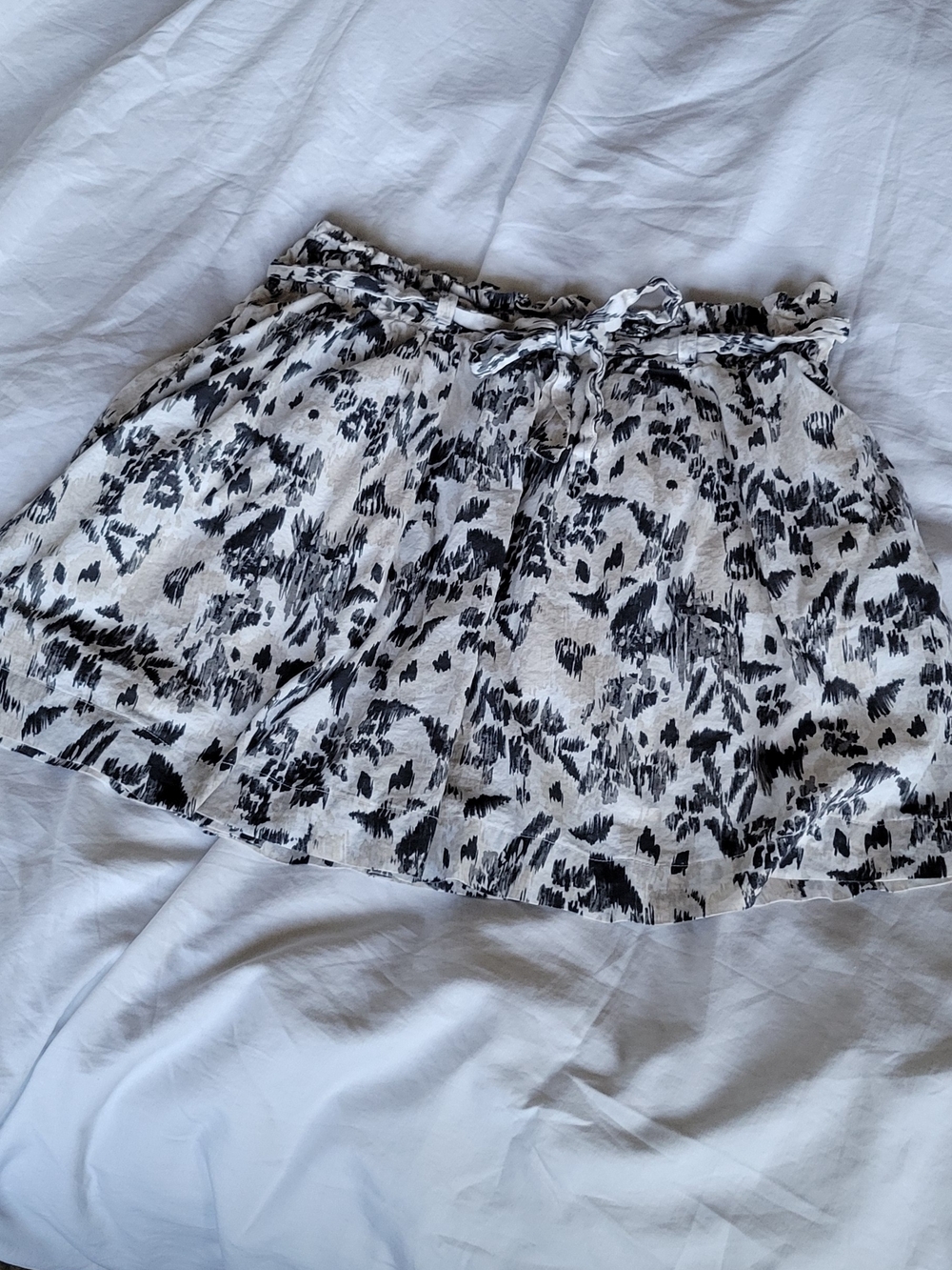 Old Navy White and Black Printed A-line Mini Skirt